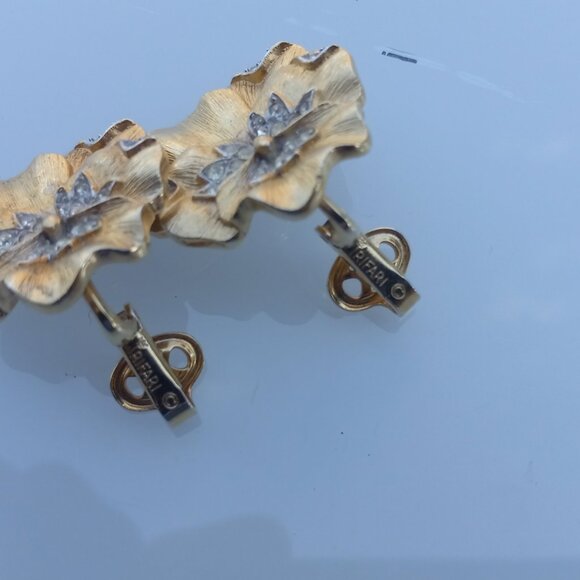 Crown Trifari Pansy Earrings, Clip on Gold, Plated, Rhinestone Crystals, Vintage - Picture 14 of 14